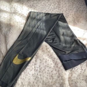 NWOT NIKE LEGGINGS